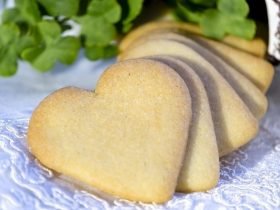 Biscoito de polvilho doce assado que derrete na boca