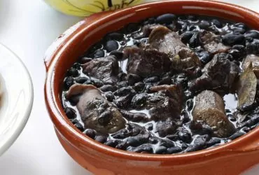 Feijoada Para 30 Pessoas [Receita + Como Calcular Ingredientes]