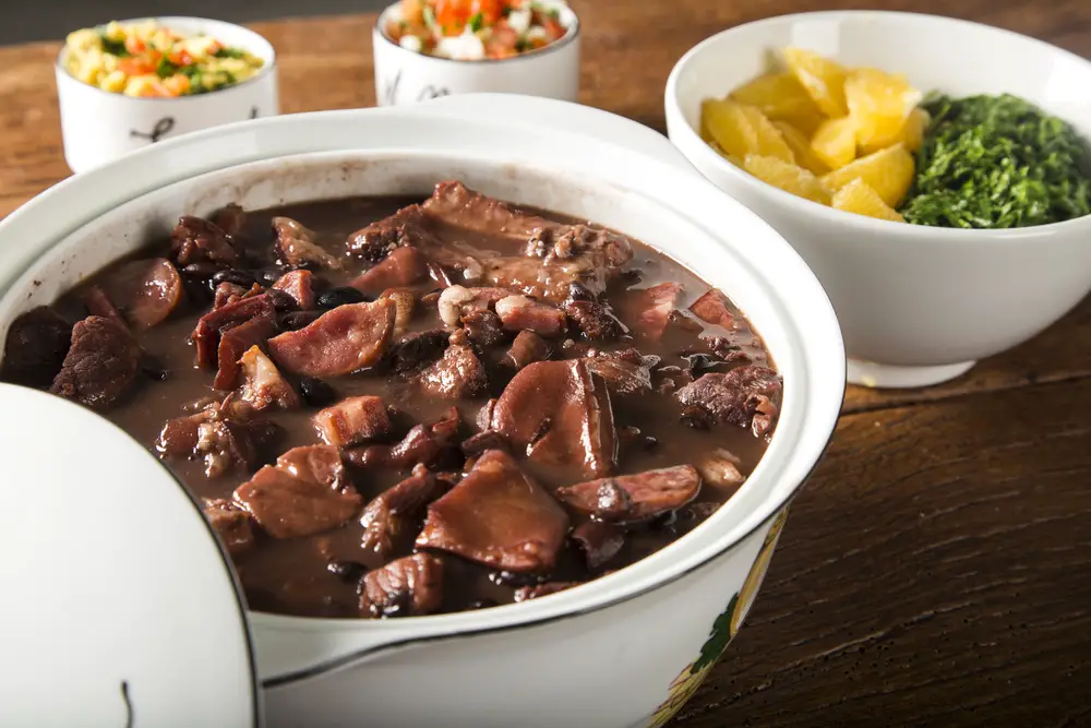 Feijoada Para 10 Pessoas: Receita e Quantidades Necessárias - Brasil ...