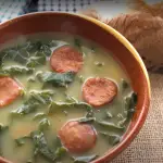caldo verde servido