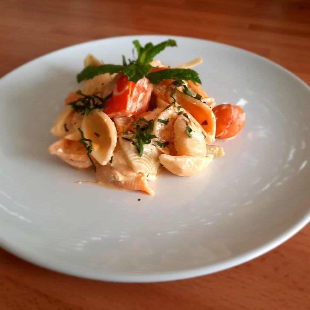 Macarrão Com Tomate e Queijo Feta: Como Fazer a Receita Viral