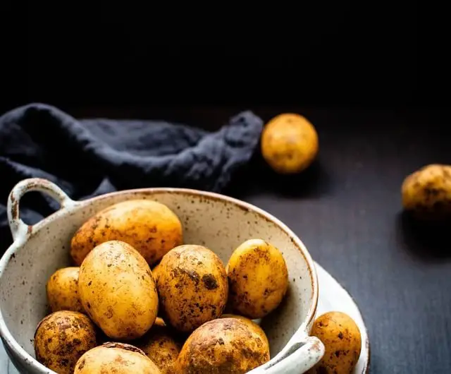 Batata na panela de pressão